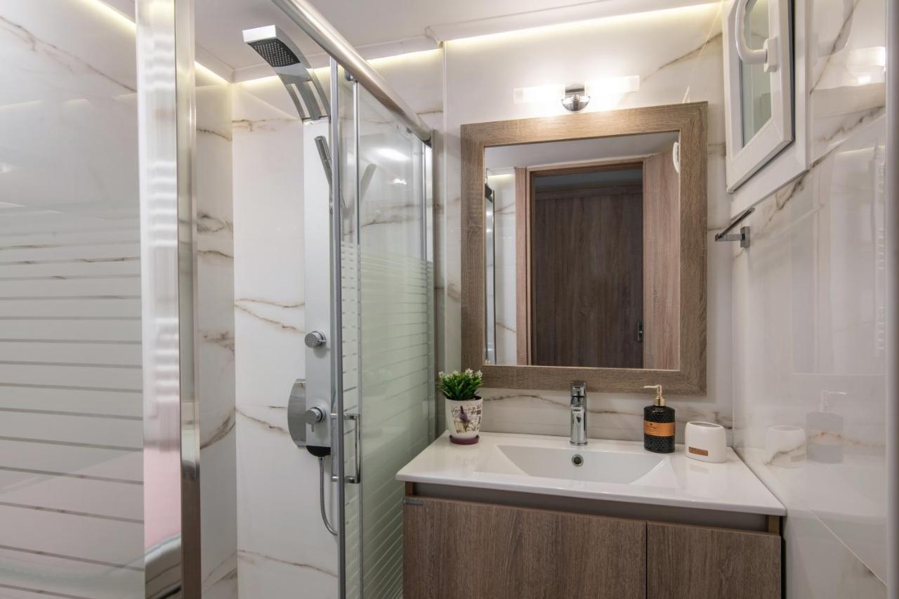 City Life Apartment Heraklion  Bagian luar foto