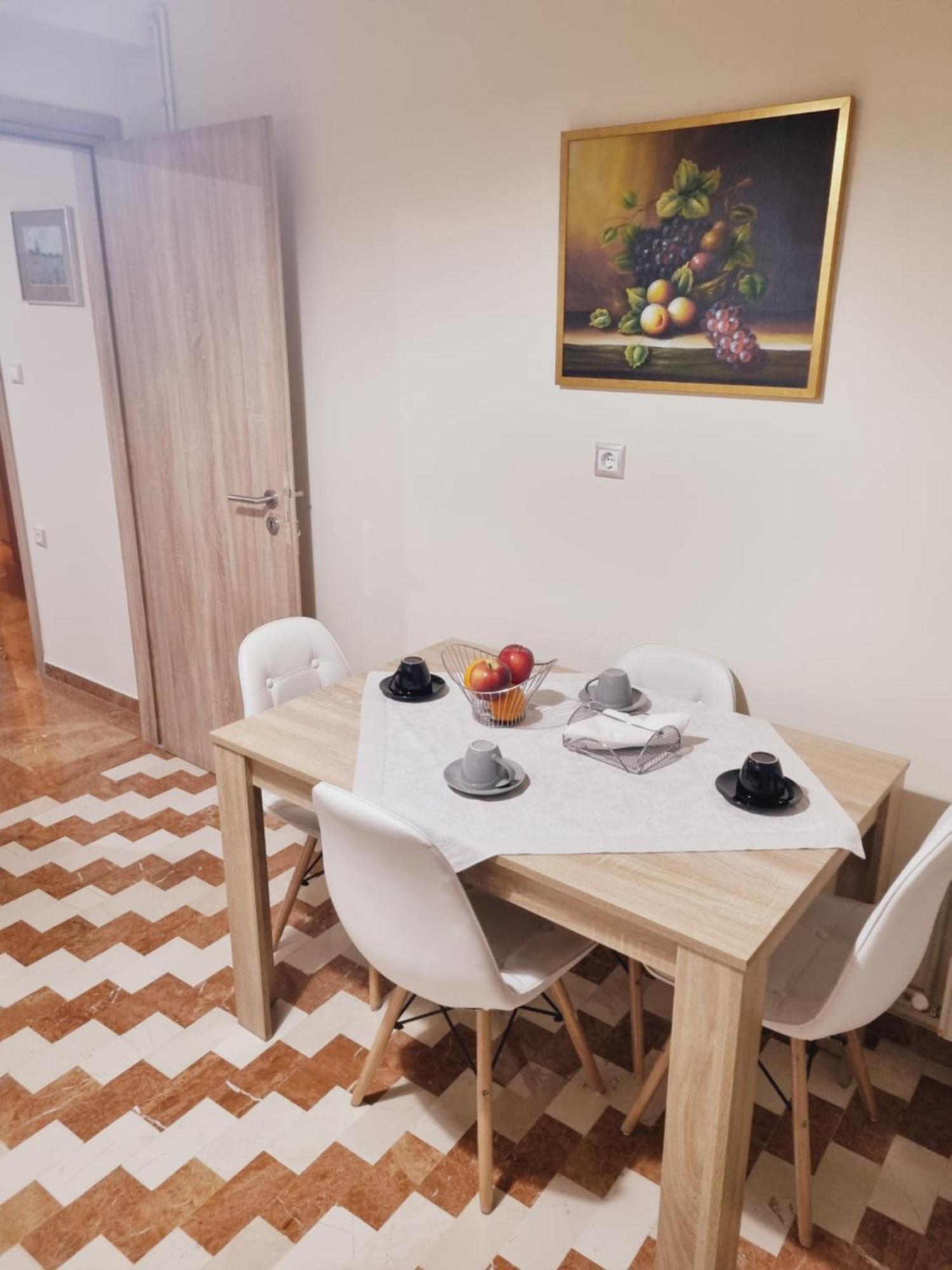 City Life Apartment Heraklion  Bagian luar foto